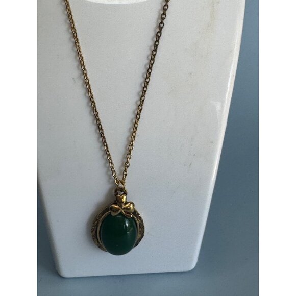 Vintage Jade Oval Pendant & Clover DetailGolplated Chain Boxed - Picture 4 of 7